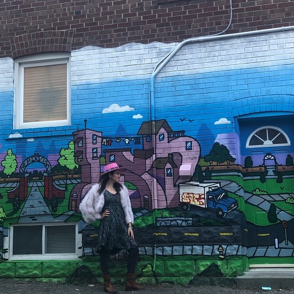 Meet your Posher, Kelty - Picture 2 of 2